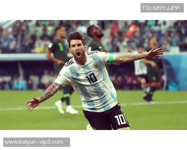 百年足球传奇球星回顾：从贝利到梅西的时代演变与辉煌